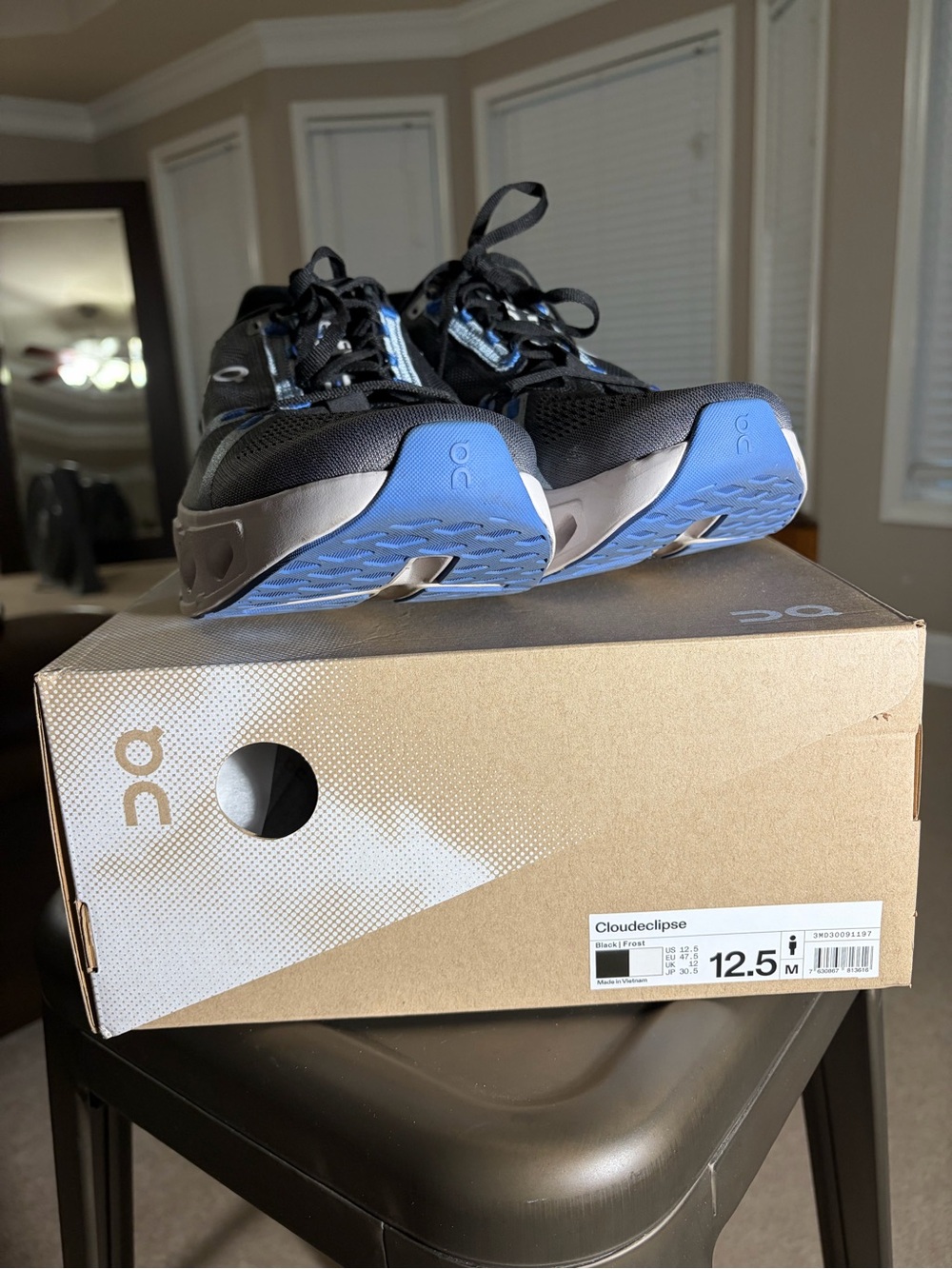 On Running Cloudclipse Black and Blue Men's Sneakers size 12.5 - Picture 2 of 10